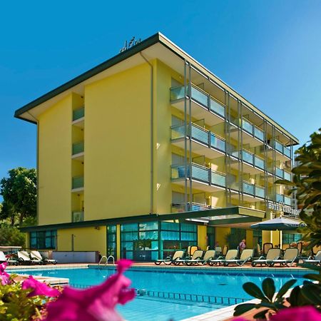 Hotel Concordia 3S Bibione Bagian luar foto